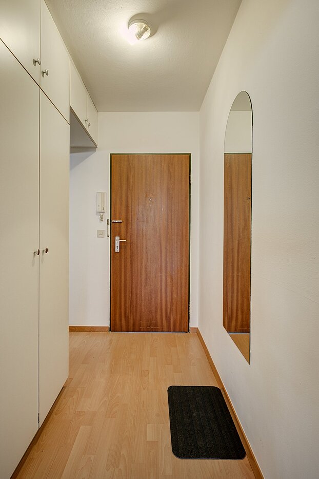 Плосък с 1 Стая | München-Nymphenburg | 1904ML3 | Flur mit Einbauschrank