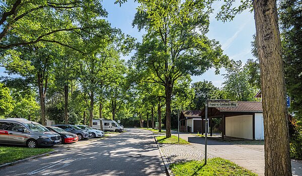 Lapos a  címen 2 Szobák | Poing | 70373 | Parkplatz