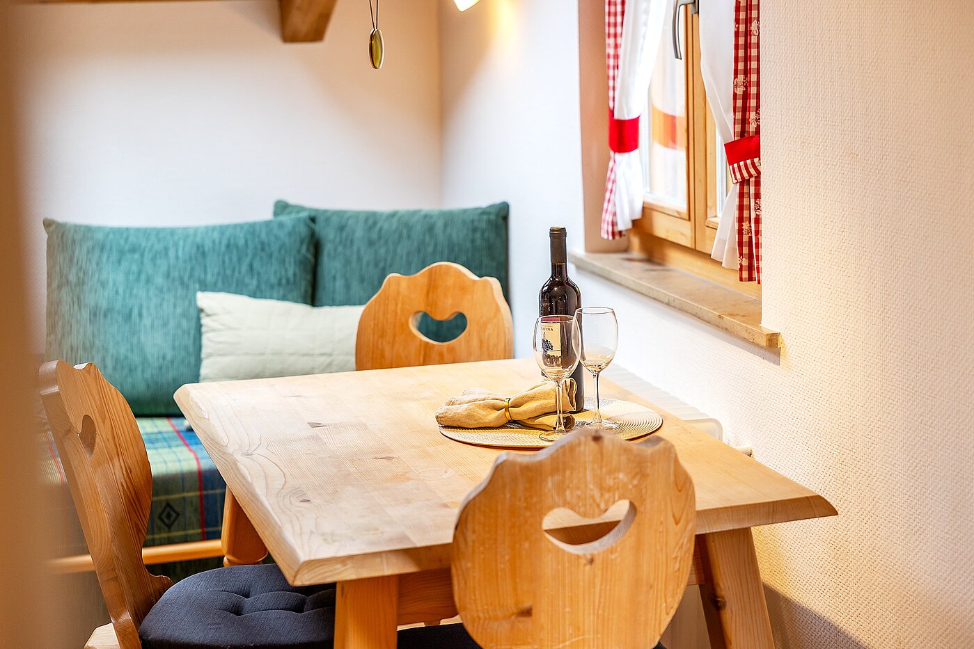 Apartamento no sótão com 2 Zimmern | Bad Wiessee | 70017 | Esstisch