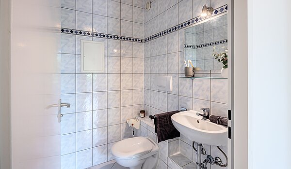 Lapos a  címen 3 Szobák | München-Bogenhausen | 70261 | Gäste-WC