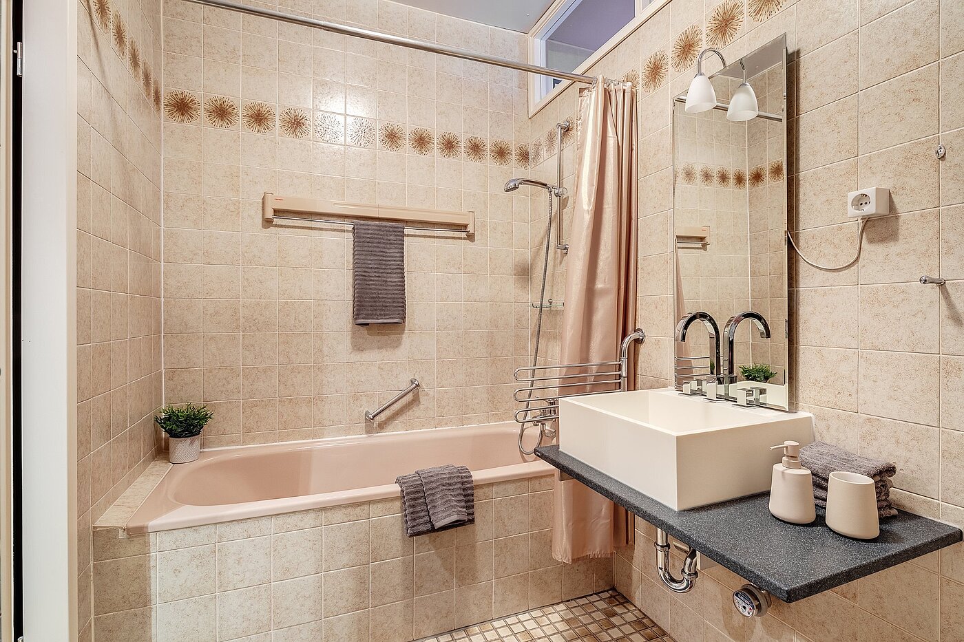 Płaski z 2 Pokoje | München-Untergiesing | 2003ML12 | ...mit Badewanne