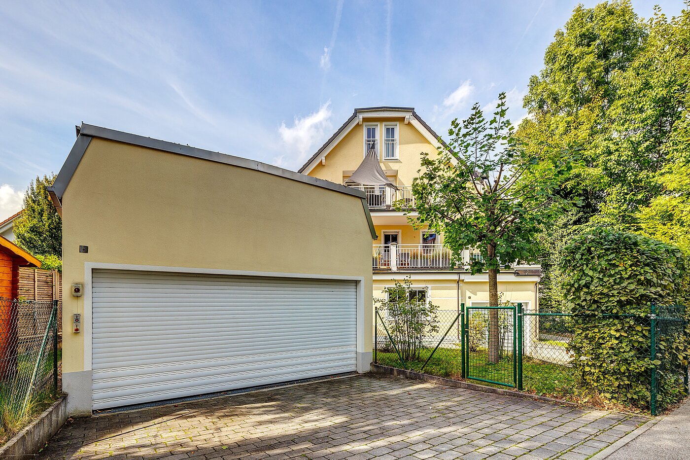 Flad med 4 Værelser | München-Forstenried | 2209ML6 | Garage