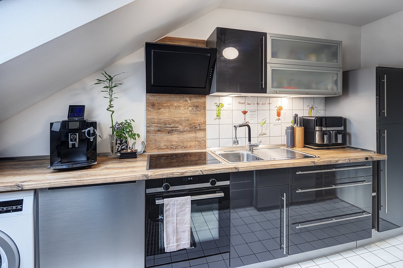 Flad med 2 Værelser | Poing | 70373 | ...Küche mit...