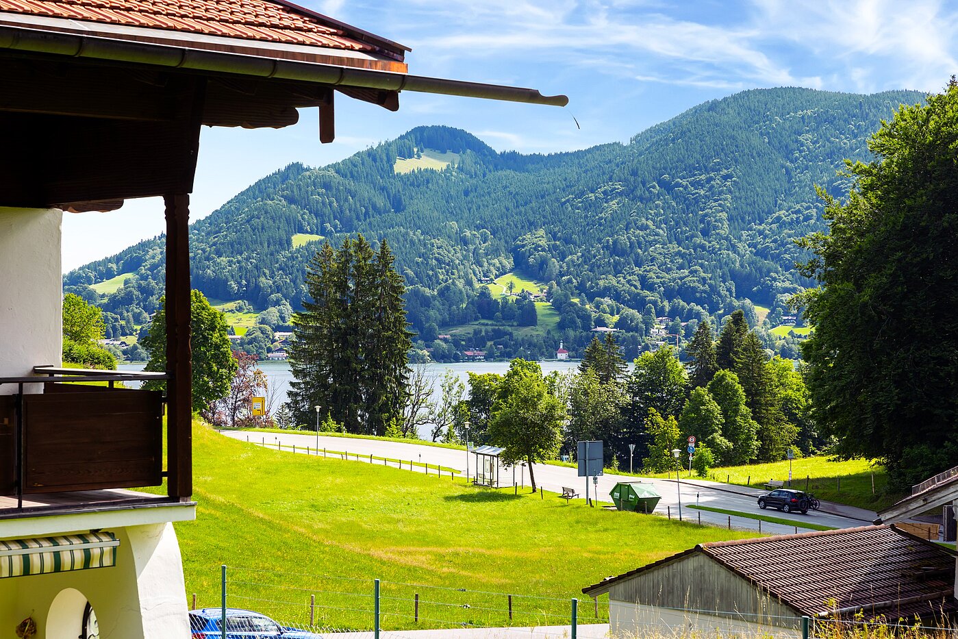 Mehrfamilienhaus s spletno stranjo . 10 Sobe | Bad Wiessee | 70212 | und auf den Tegernsee