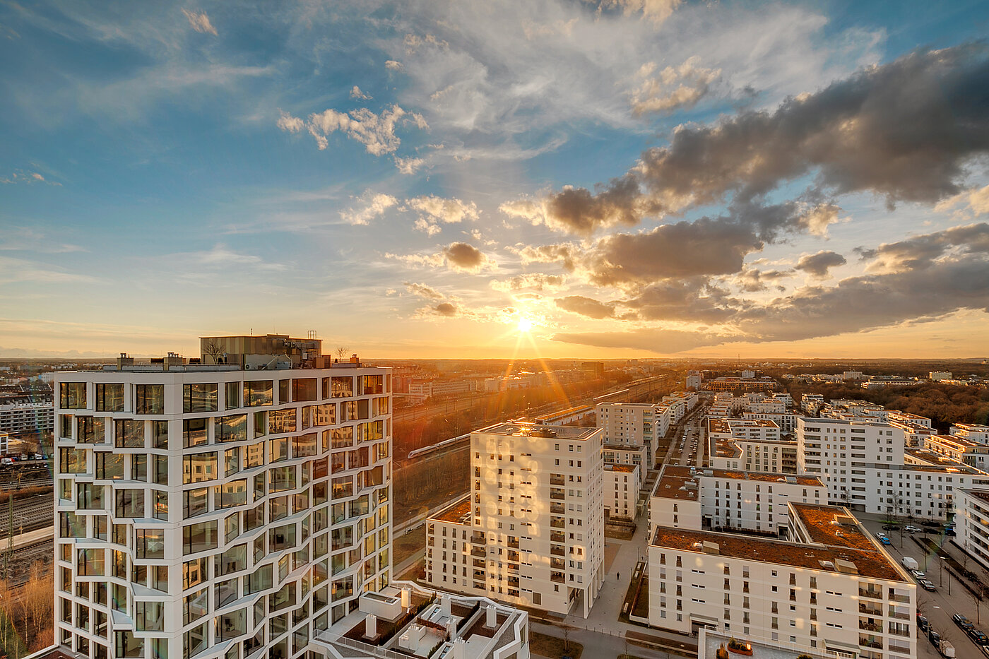Apartment ile 1.5 Odalar | München-Neuhausen | 70179 | ...Abendstimmung am FRIENDS TOWER