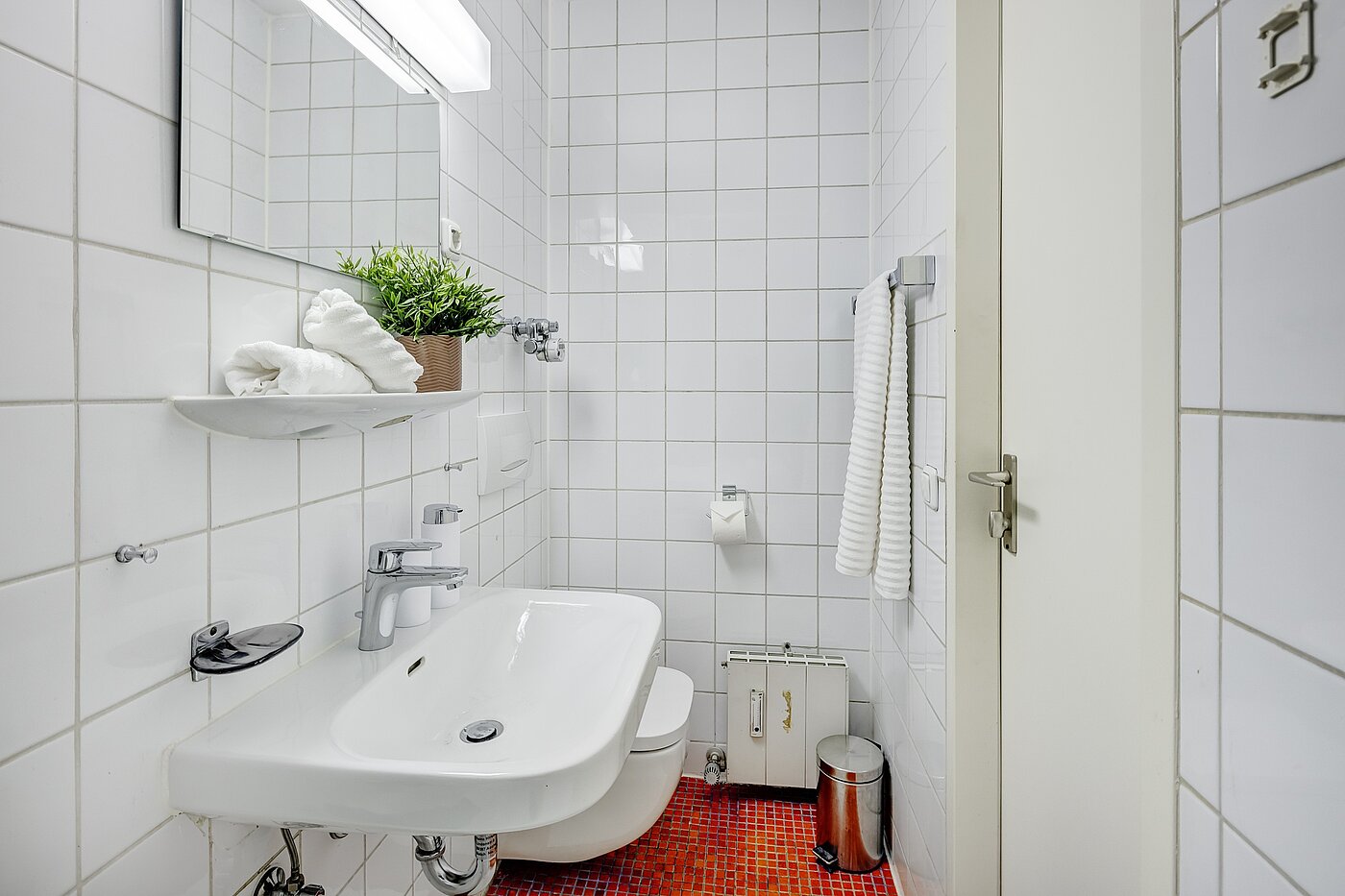 Плосък с 1 Стая | München-Maxvorstadt | 2110ML7 | Bad mit Waschbecken, WC...