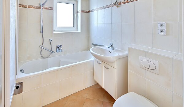 Lapos a  címen 3 Szobák | München-Bogenhausen | 70310 | Bad mit Fenster und...