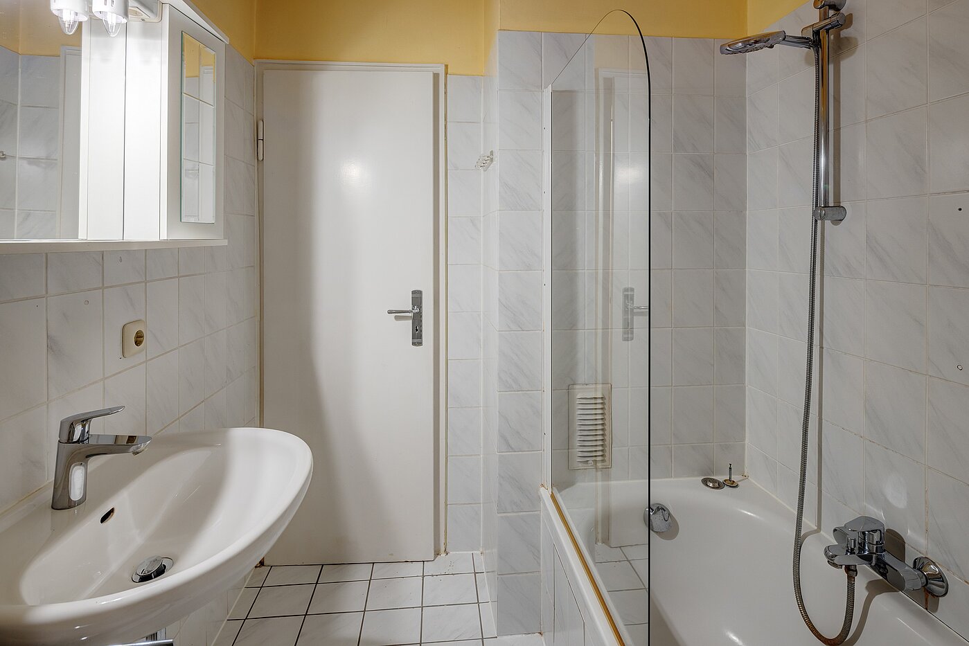 Flad med 2 Værelser | 70075 | ...Badewanne