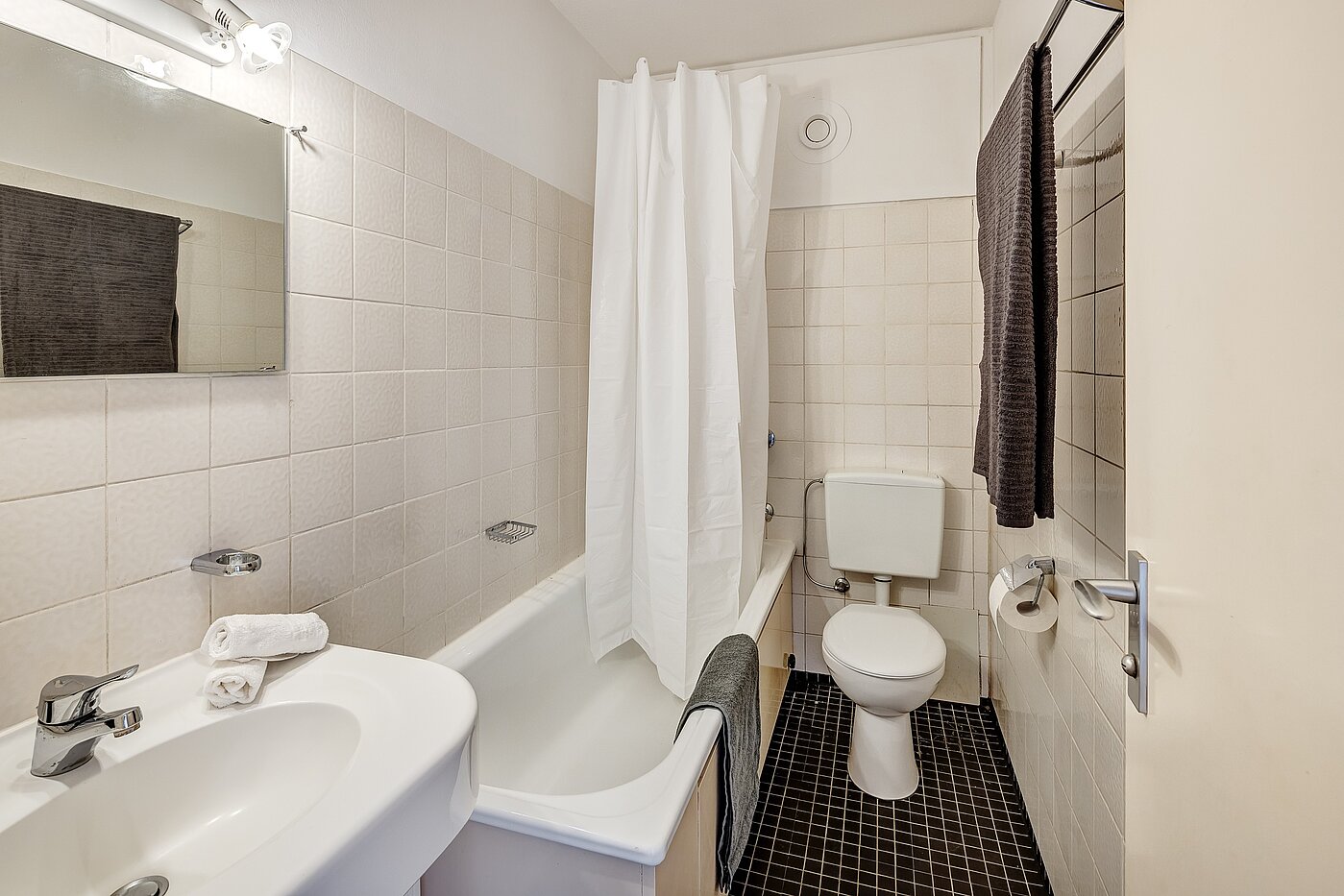 Плосък с 1 Стая | München-Solln | 2201ML92 | Das Wannenbad lässt sich auch umgestalten