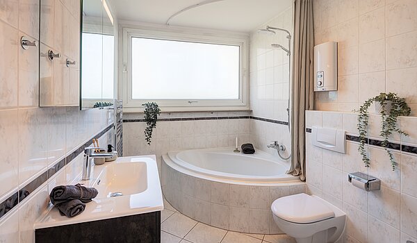 Terrassenwohnung з 3.5 Кімнати | München-Berg am Laim | 123456 | Badezimmer
