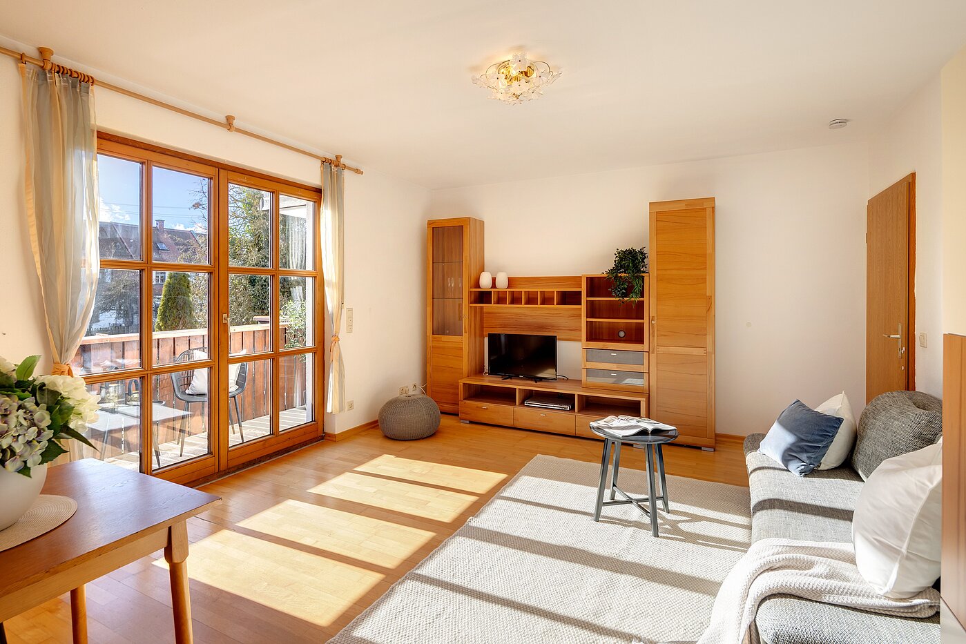 Ravna stran s spletno stranjo . 2 Sobe | München-Trudering | 701781 | Wohnen und...