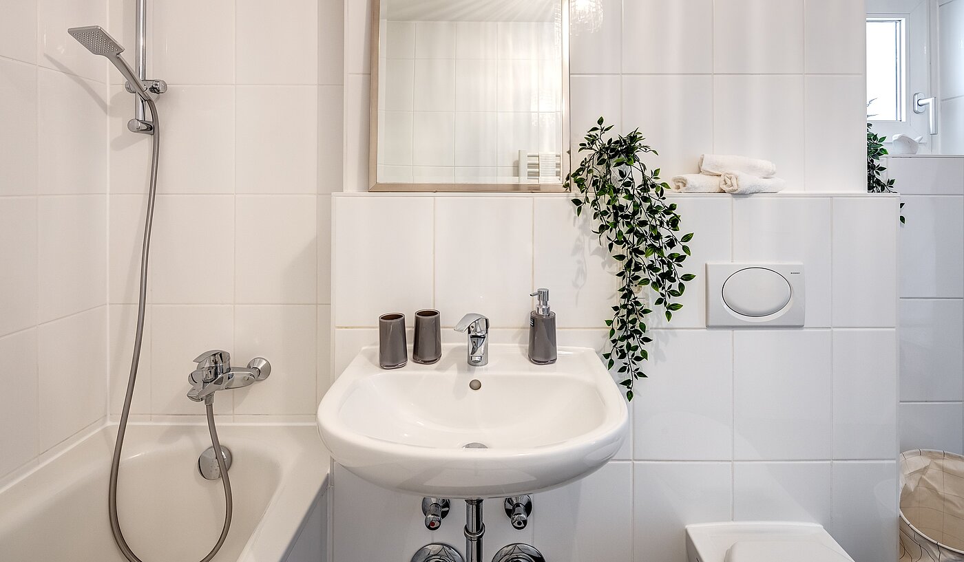 플랫 와 함께 2.5 객실 | München-Schwanthalerhöhe | 2210ML2 | ...mit Wanne und Tageslicht