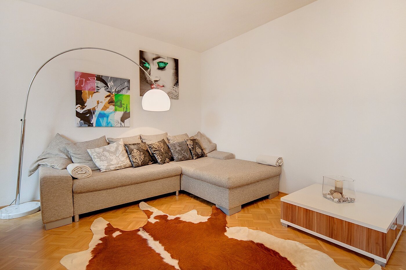 Ploché s 2 Pokoje | München-Sendling | 2106ML2 | ...und Sofaecke