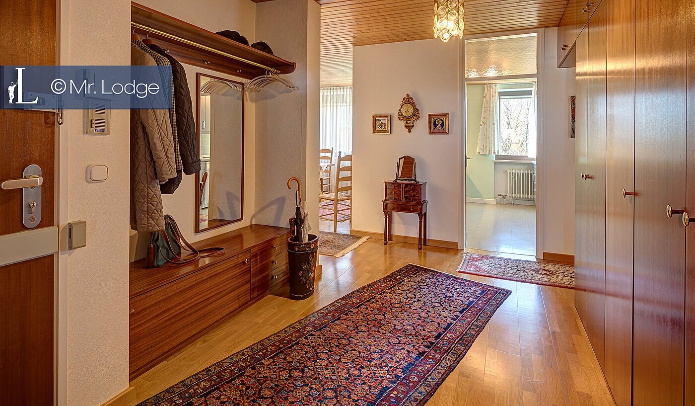 Attic Apartment with 5 room | Aschheim | 1710ML4 | Schöner Eingangsbereich....