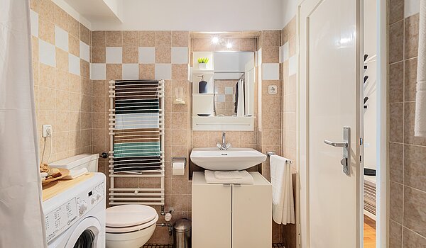 Lapos a  címen 2 Szobák | München-Maxvorstadt | 70398 | Badezimmer