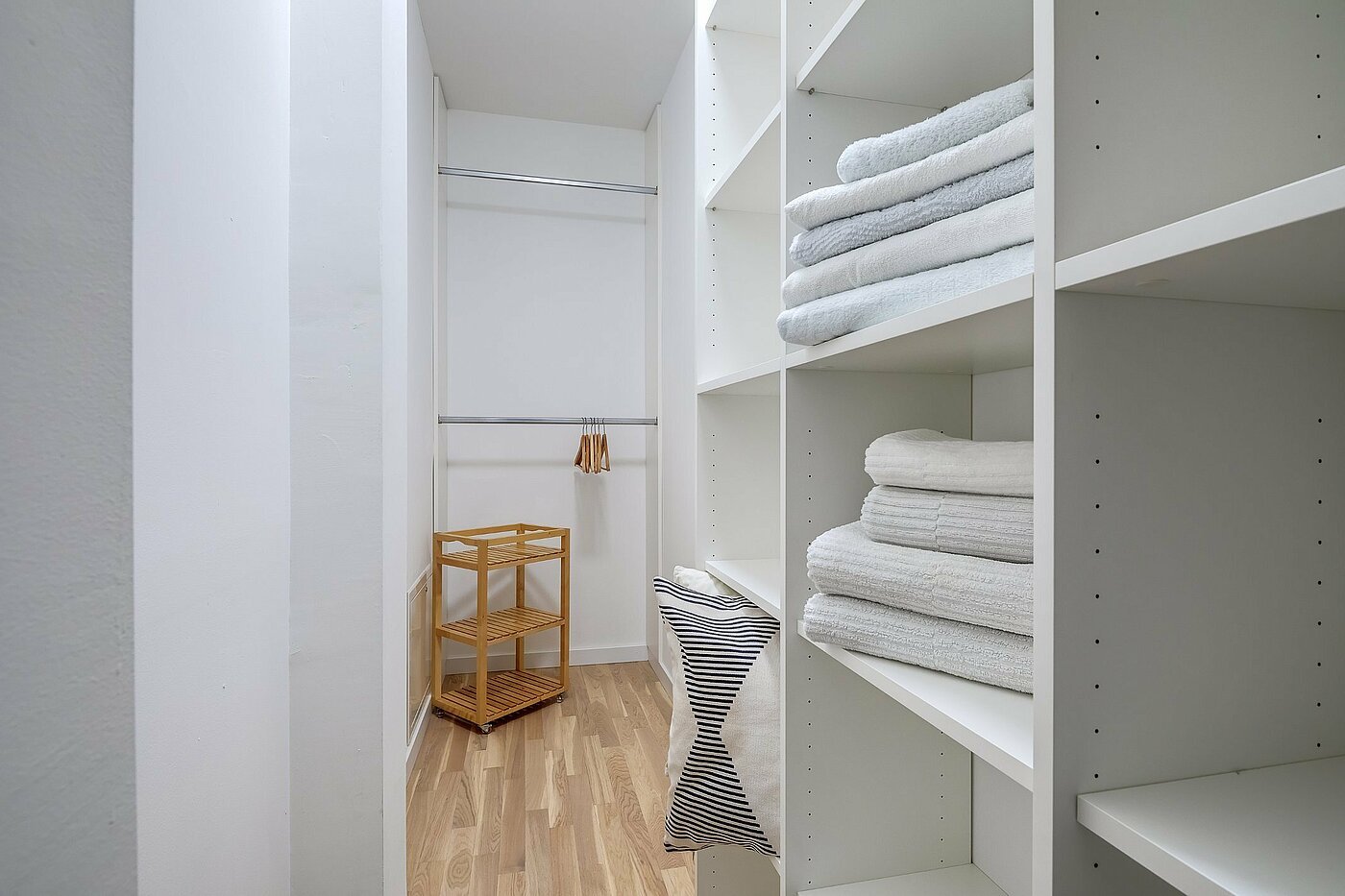 Плоский з 1.5 Кімнати | München-Bogenhausen | 1904ML6 | ...verstecktem Stauraum.