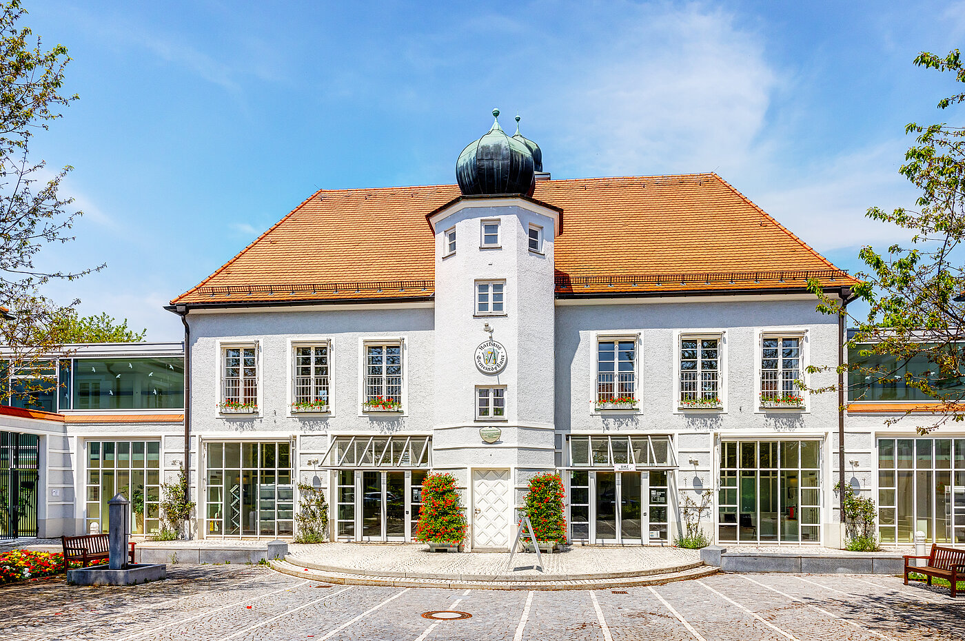 Ravna stran s spletno stranjo . 2 Sobe | Haar | 70426 | ...Umgebung und...