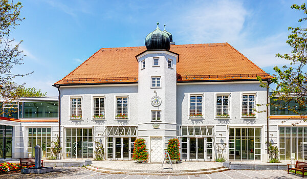 Ravna stran s spletno stranjo . 2 Sobe | Haar | 70426 | ...Umgebung und...