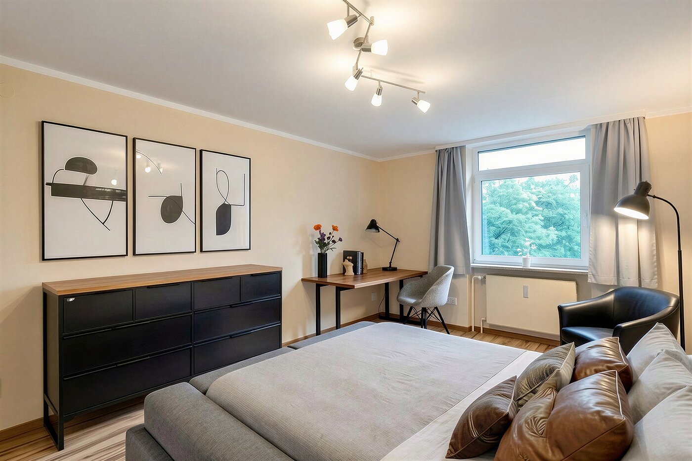 Επίπεδη με 4 Δωμάτια | München-Aubing | 70276 | KI-generiertes Möblierungsbeispiel