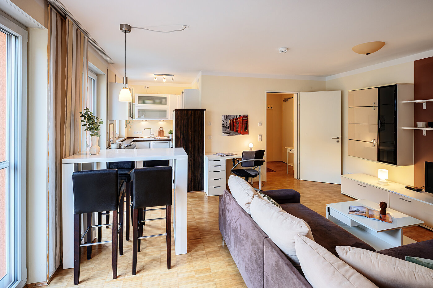 Plat met 2 Kamers | München-Schwabing | 703161 | Wohnzimmer