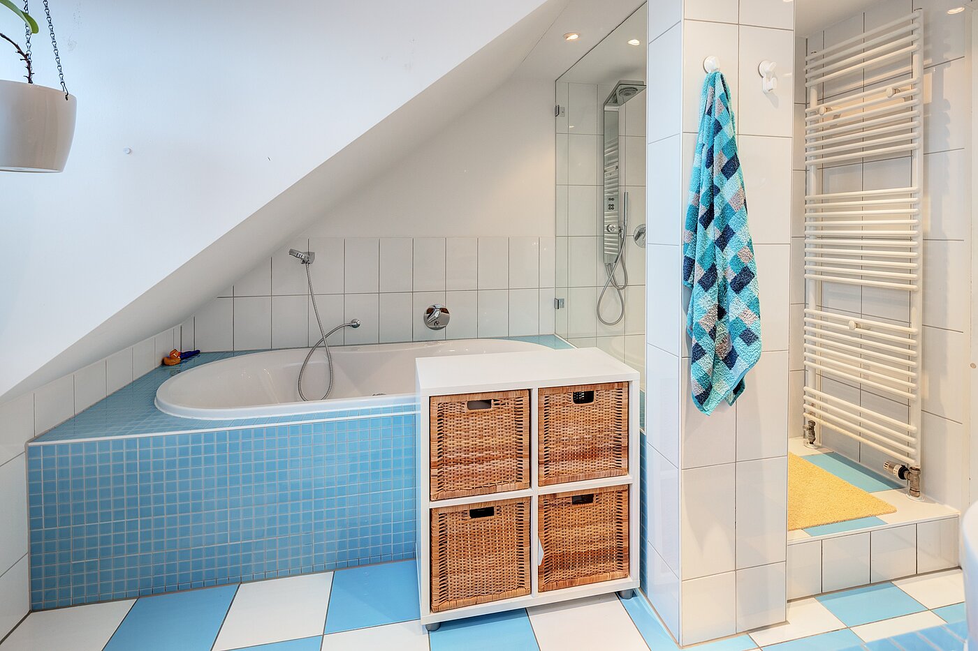 Düz ile 5 Odalar | München-Neuhausen | 70140 | ...Wanne und Dusche