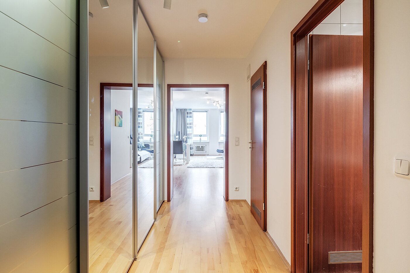 플랫 와 함께 1 방 | München-Haidhausen | 2102ML4 | Flur mit großem Kleiderschrank