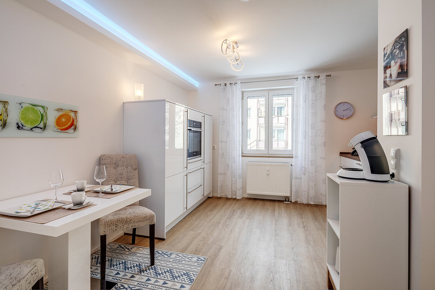 Płaski z 2 Pokoje | München-Allach | 70412 | Küche mit Essplatz...