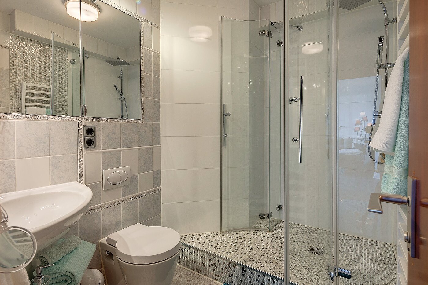 Lapos a  címen 1.5 Szobák | München-Neuhausen | 1807ML3 | Modernes Bad mit großer Dusche