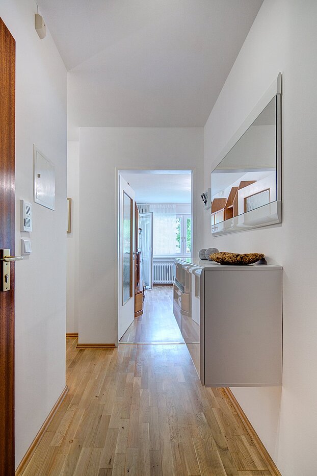 Tussenverdieping met 2 Kamers | München-Sendling-Westpark | 2001ML1 | Heller Flur