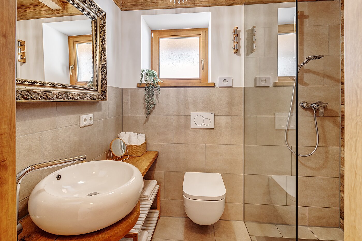 Düz ile 6 Odalar | 70095 | ....und Bad en Suite