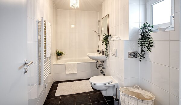 Lapos a  címen 2.5 Szobák | München-Schwanthalerhöhe | 2210ML2 | Badezimmer...