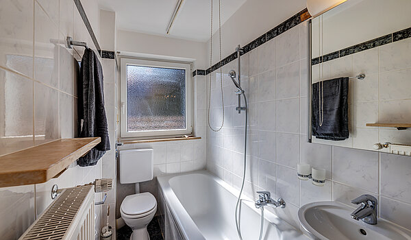 Επίπεδη με 1 Δωμάτιο | München-Schwabing | 70449 | ...Wannenbad mit Fenster