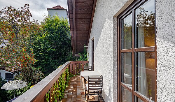 Samostojna hiša s spletno stranjo . 4 Sobe | Neubiberg | 70429 | Balkon