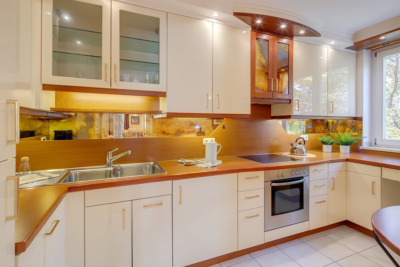 Lapos a  címen 2 Szobák | München-Sendling | 2010ML1 | ...mit gepflegter Einbauküche