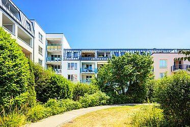Oberföhring: Prostorný 3pokojový byt s jihozápadní lodžií – volný –