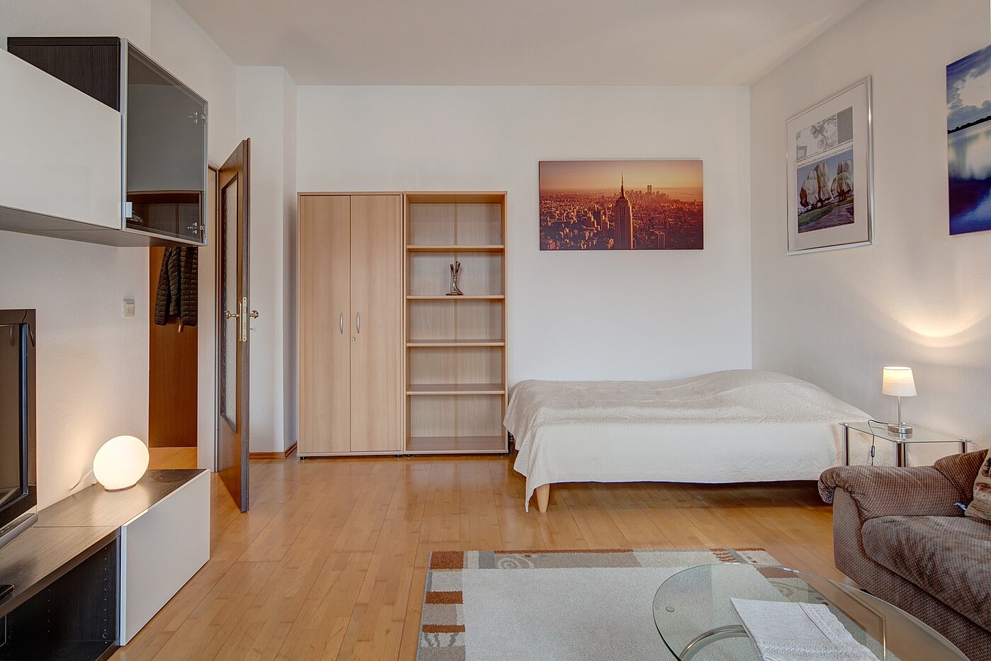 Flad med 1 Værelse | München-Schwabing | 2111ML3 | Blick in Richtung Bett