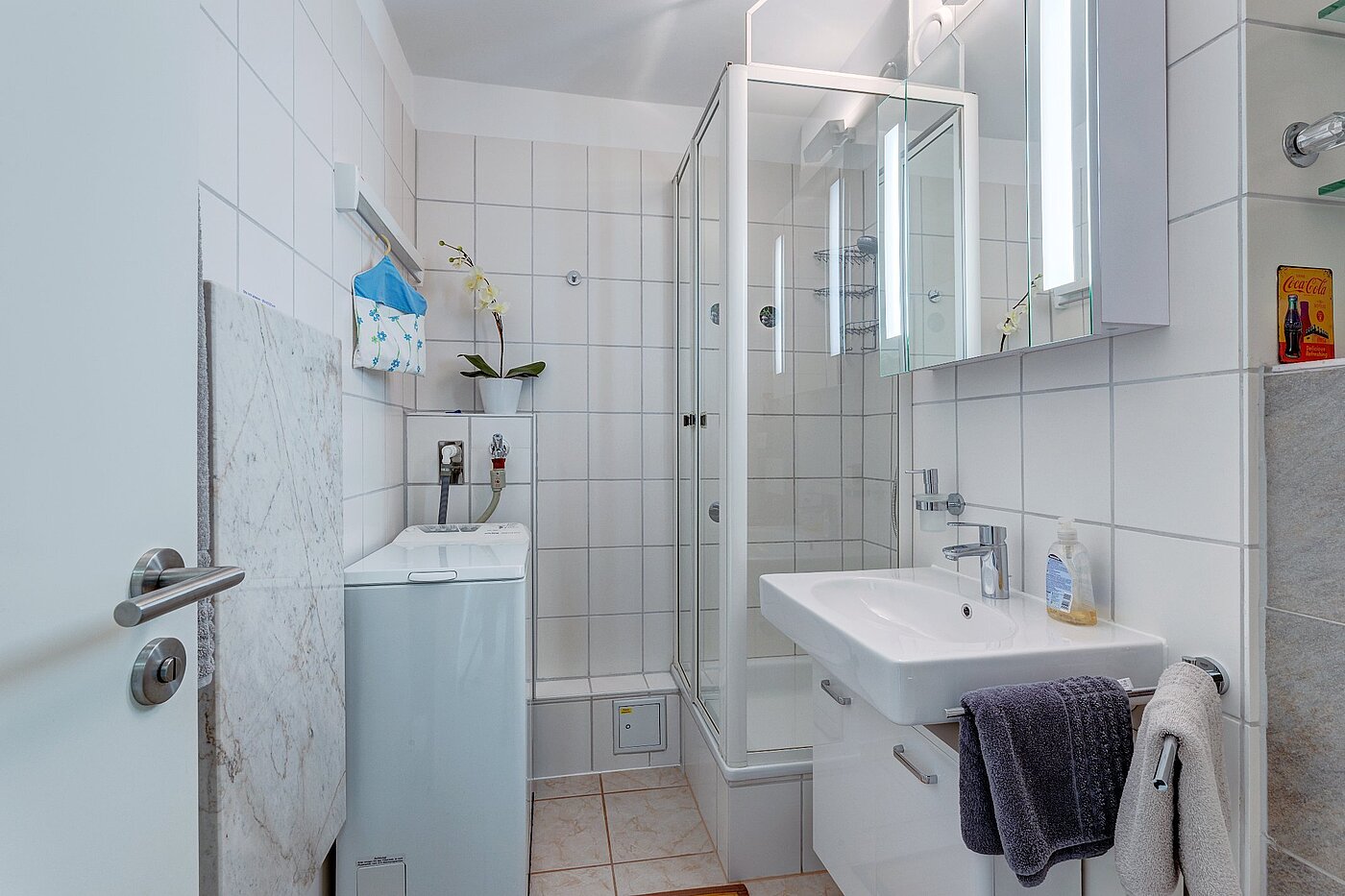Ploché s 1 Izba | München-Schwanthalerhöhe | 2106ML8 | ... mit Dusche