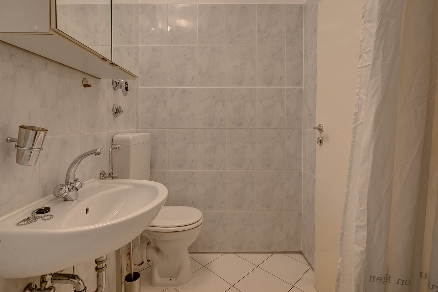 Medziposchodie s 1 Izba | München-Neuhausen | 1911ML10 | mit Badewanne