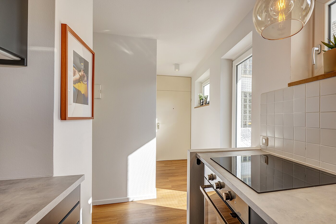 Ravna stran s spletno stranjo . 1 Soba | München-Maxvorstadt | 700022 | Inklusive Elektro-Markengeräte