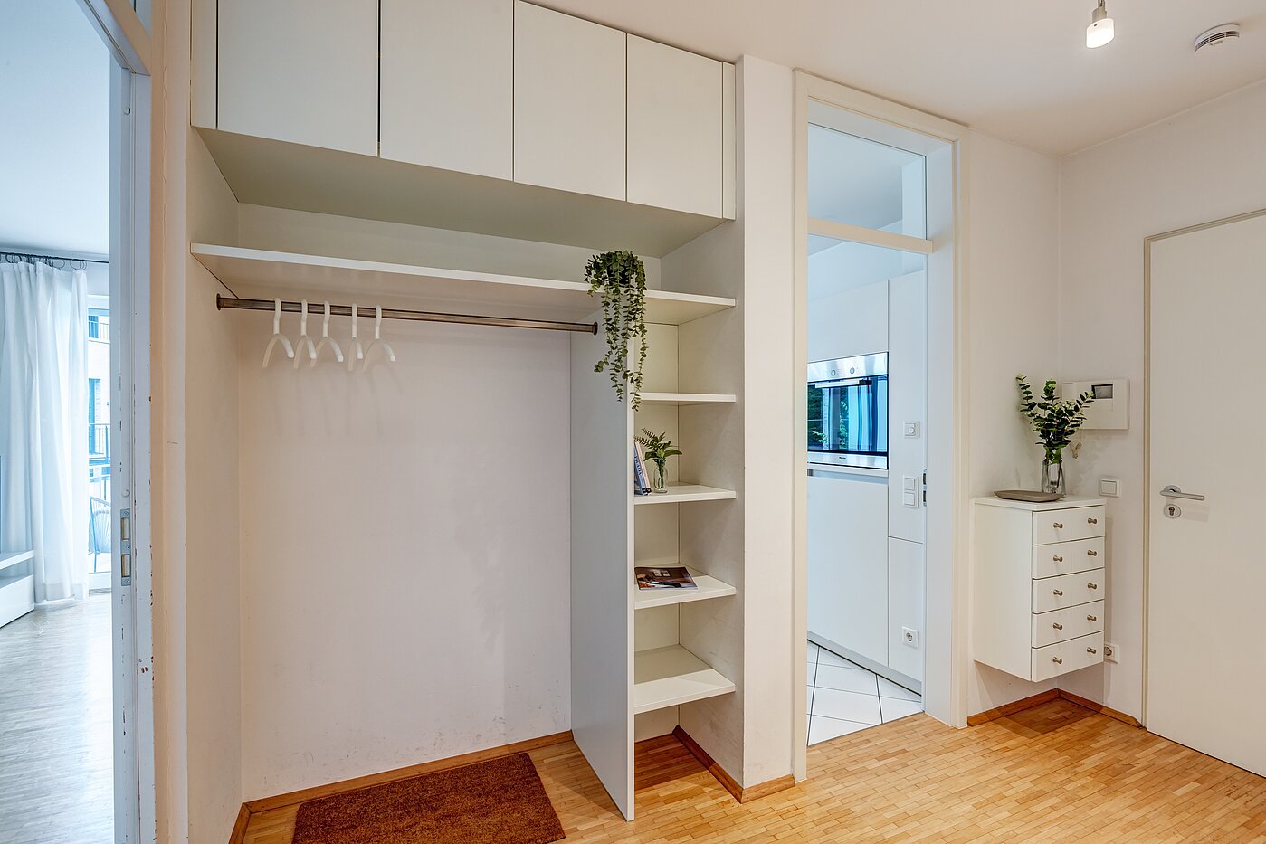 Lapos a  címen 3 Szobák | München-Neuhausen | 70489 | Garderobe
