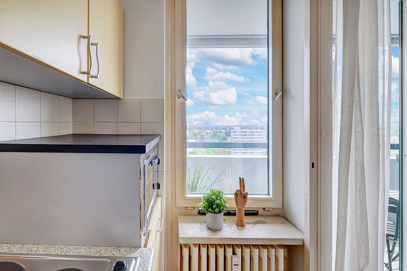 Плосък с 1 Стая | München-Solln | 2201ML92 | Küche mit Fenster