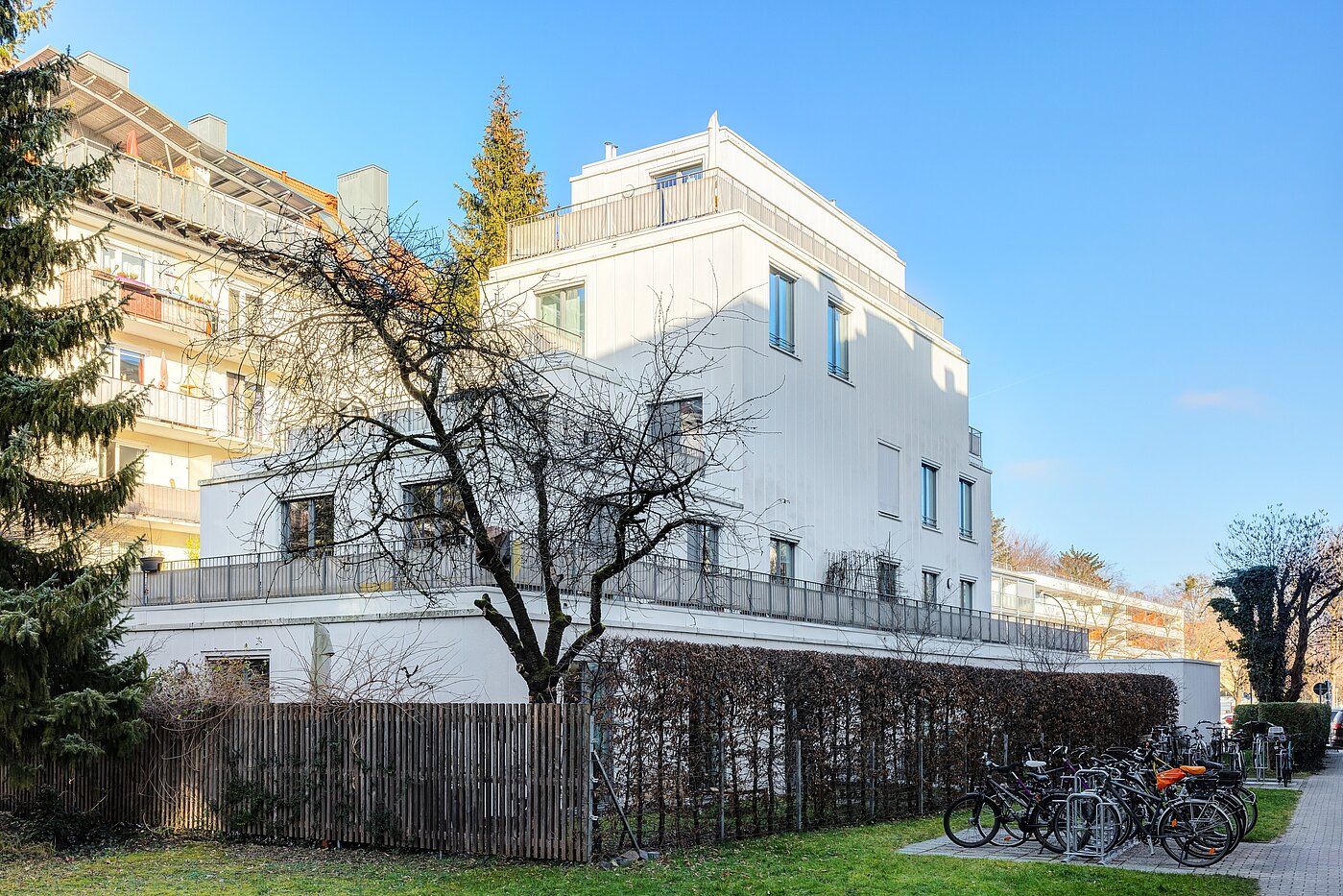 Ploché s 2 Izby | München-Schwabing | 70195 | Gartenseite