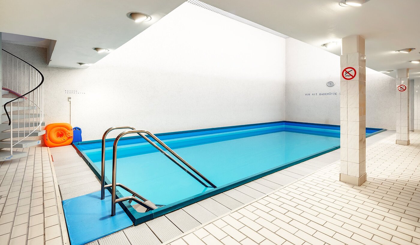 Ploché s 4 Izby | Freising | 2003ML7 | Gepflegtes Schwimmbad...