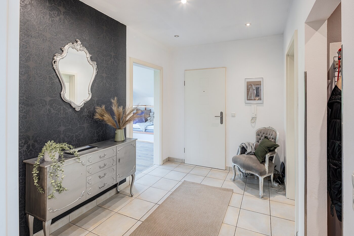 Apartamento no sótão com 3 Zimmern | Karlsfeld | 70217 | Eingangsbereich mit...