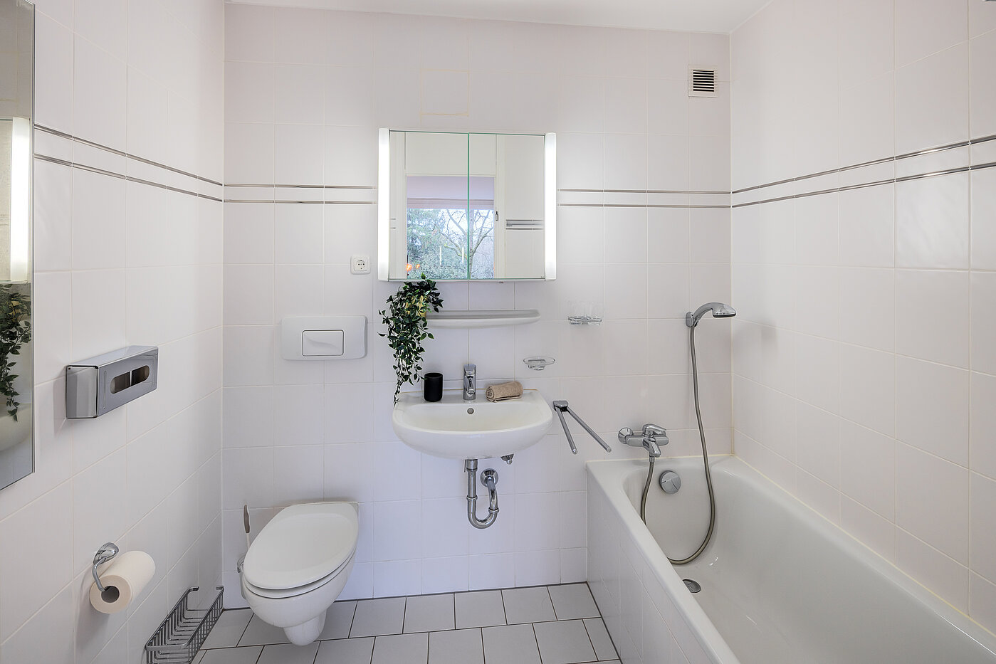 apartamento em prédio com 3.5 Zimmern | München-Bogenhausen | 70305 | Bad en Suite