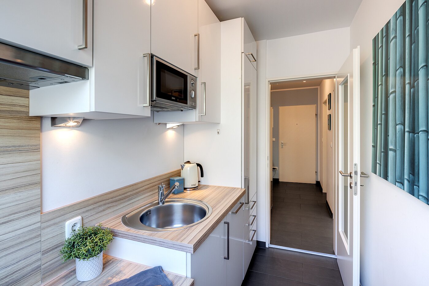 Плосък с 2 Стаи | München-Schwabing | 70013 | ...voll eingerichtet