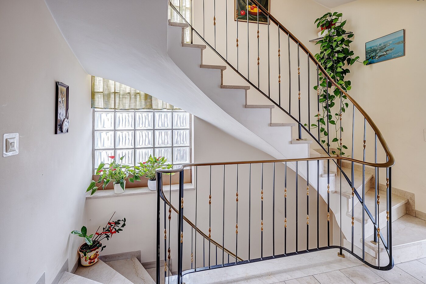 Rodinný dům s 6 Pokoje | Unterschleißheim | 2209ML7 | Eingangsbereich