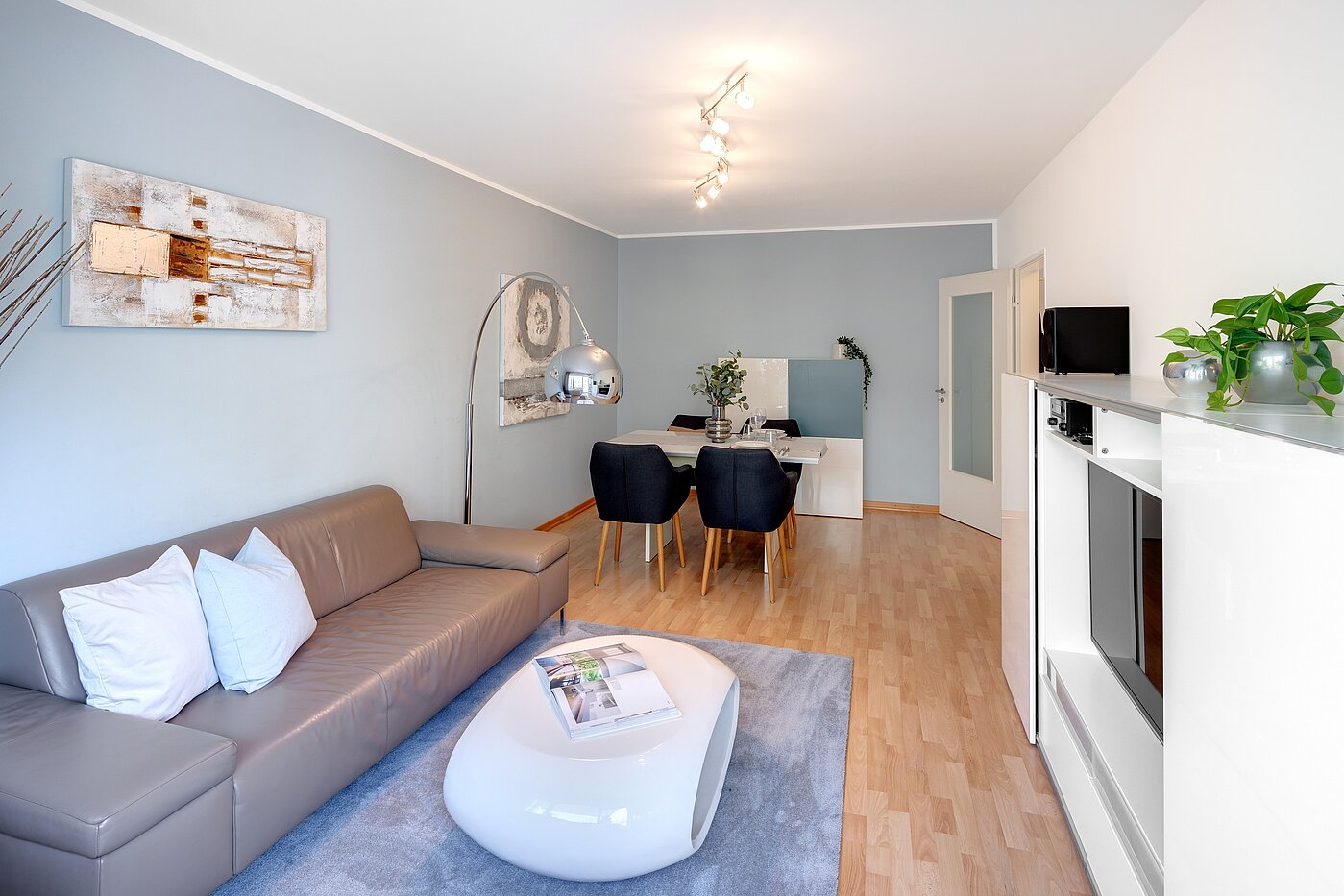 Плосък с 2 Стаи | München-Schwabing | 70013 | ...und Platz zum Essen