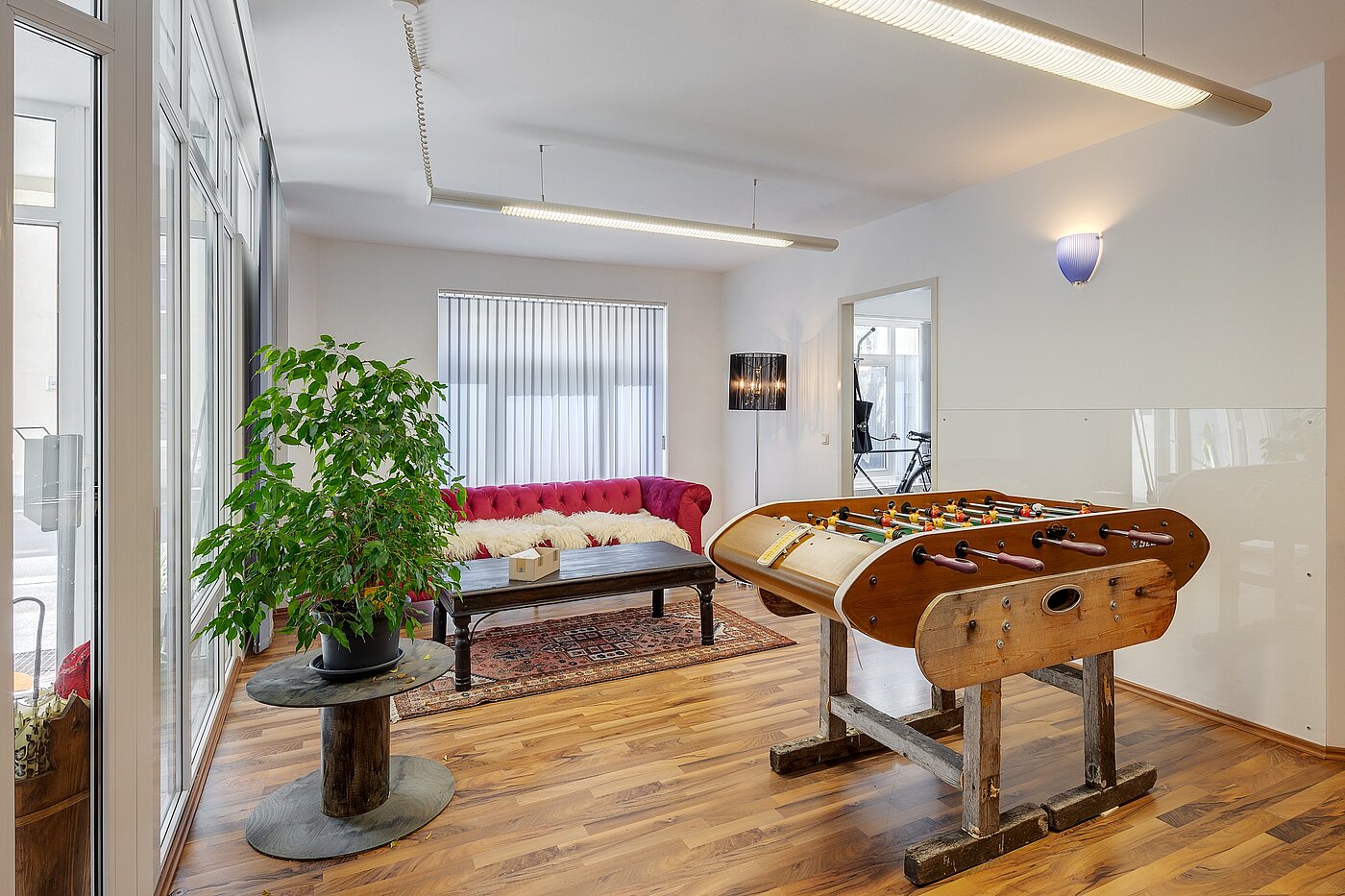 Büro s spletno stranjo . 9 Sobe | Weilheim in Oberbayern | 2108ML44 | Freizeitecke