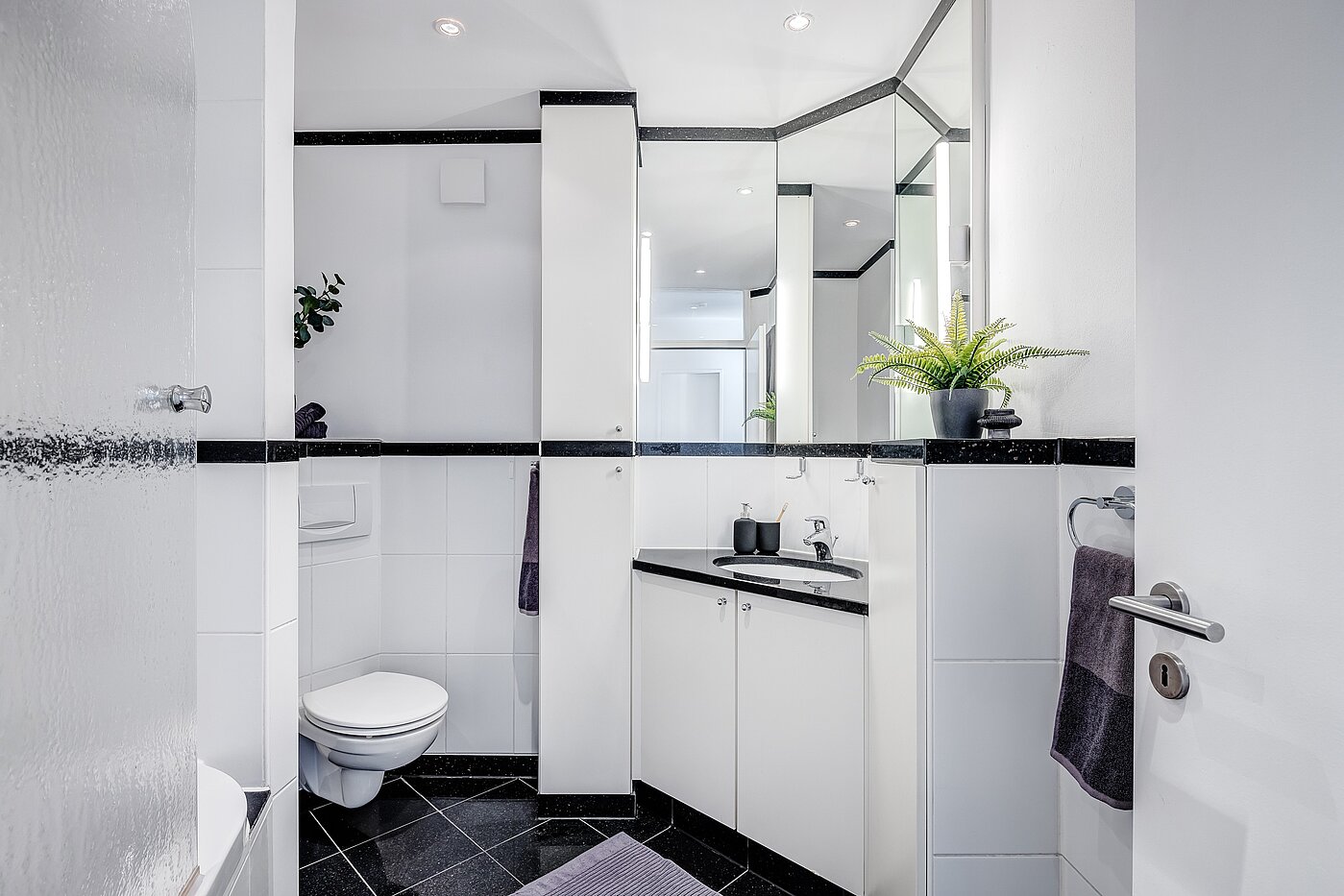 Lapos a  címen 3 Szobák | München-Schwabing | 2202ML12 | Exklusives Designerbad...